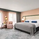 Hotel The 4*