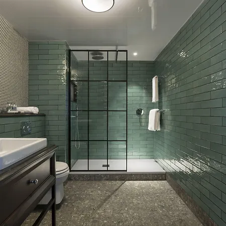 The Hotel 4*