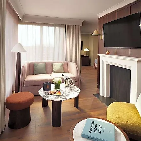 Hotel The