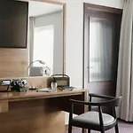 The Hotel 4*