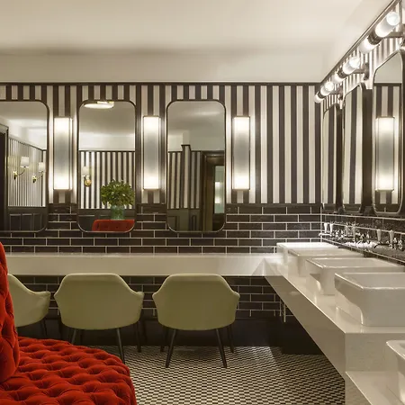 Hotel The