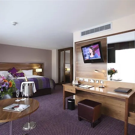Hotel The 4*